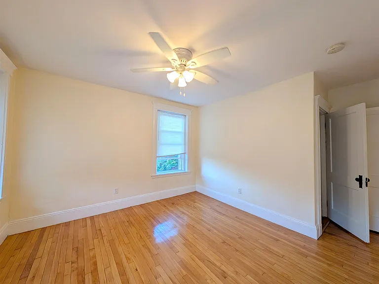 331 Harvard St #5 — Photo 10