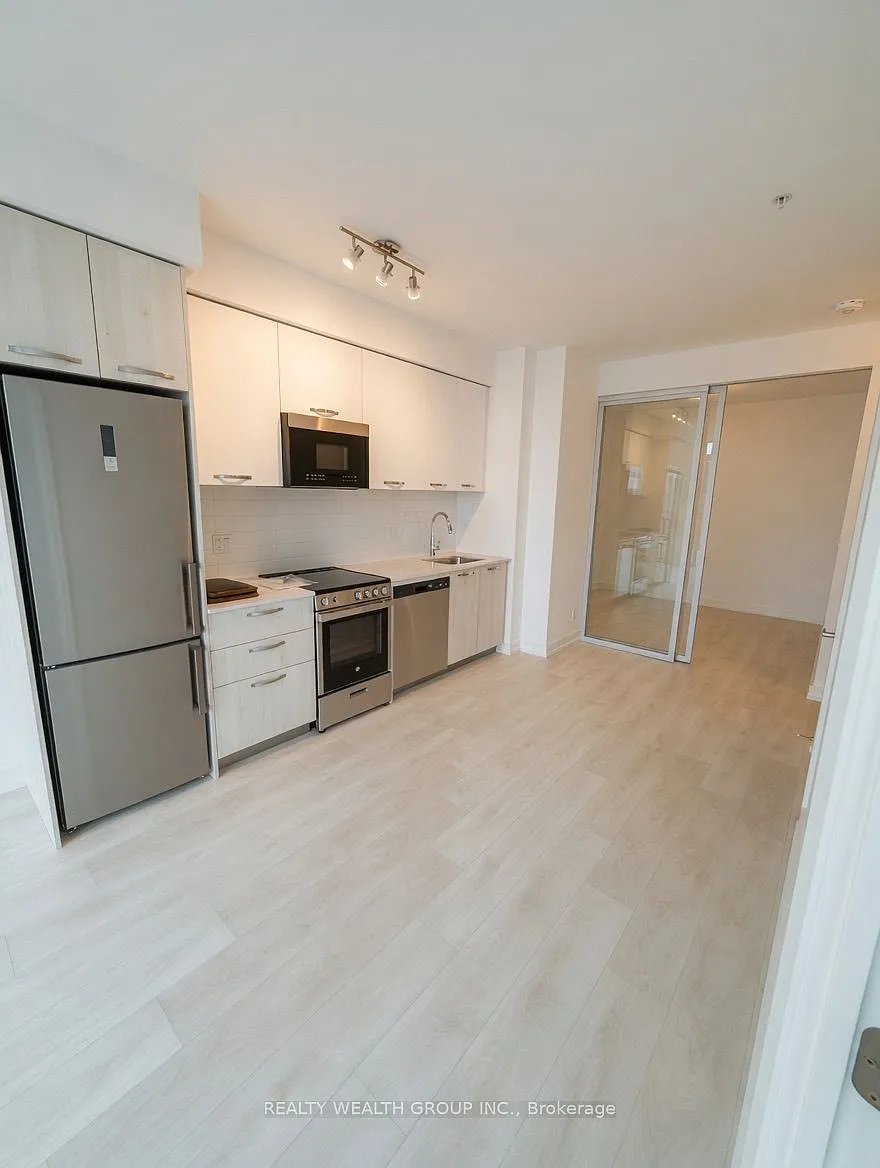 Building Photo - 75 James St S #1609