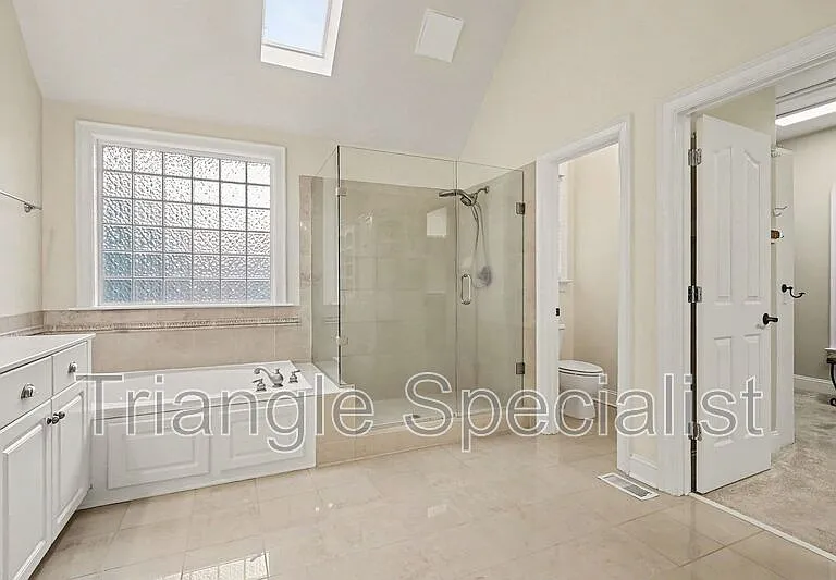 6121 Carlyle Dr — Photo 31