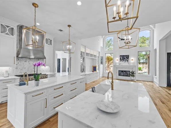 2 Heather Glen Cir, Trophy Club, TX 76262
