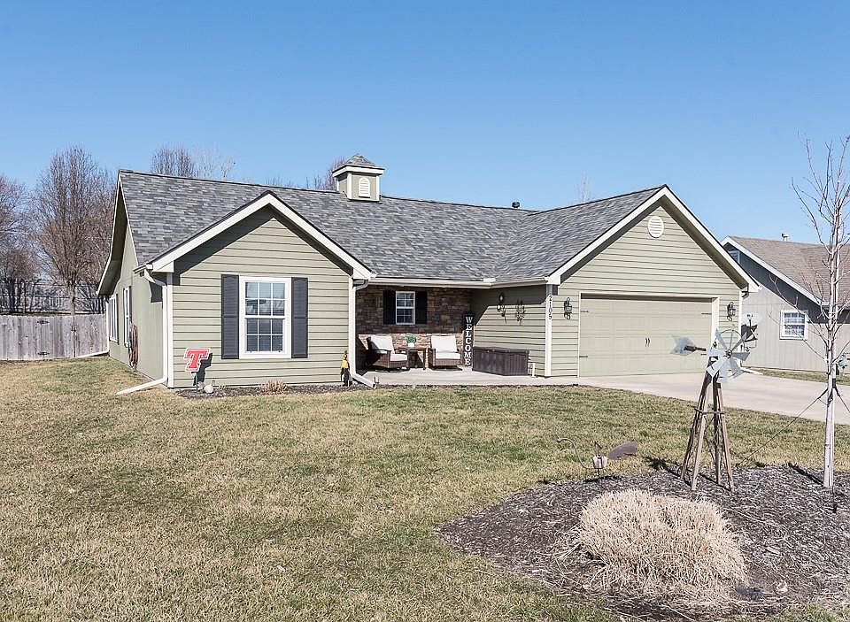 1st image of 2105 E Willow Pointe Cir