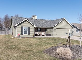 2105 E Willow Pointe Cir, Tonganoxie, KS 66086