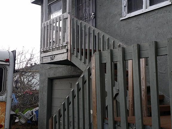 4th image of 929 Gladys Ave