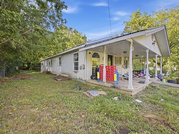 3rd image of 359 Lakes Rd