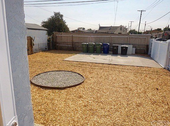 5th image of 1102 E 104th St