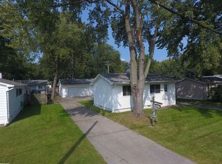 705 State St, Algonac, MI 48001