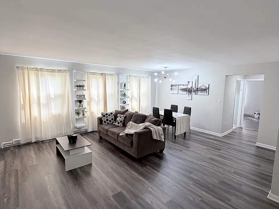 13805 Cedar Rd #202