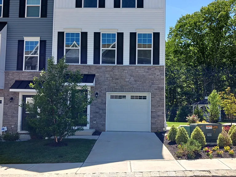 19 Halifax Rd #19 — Photo 1