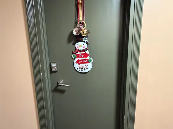 13910 Stony Plain Rd NW #1314, Edmonton, AB T5N 3R2