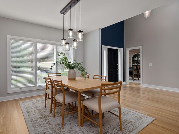5th image of 6275 Muirloch Ct N