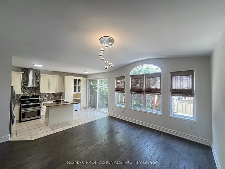 3895 Henrietta Way #MAIN — Photo 11