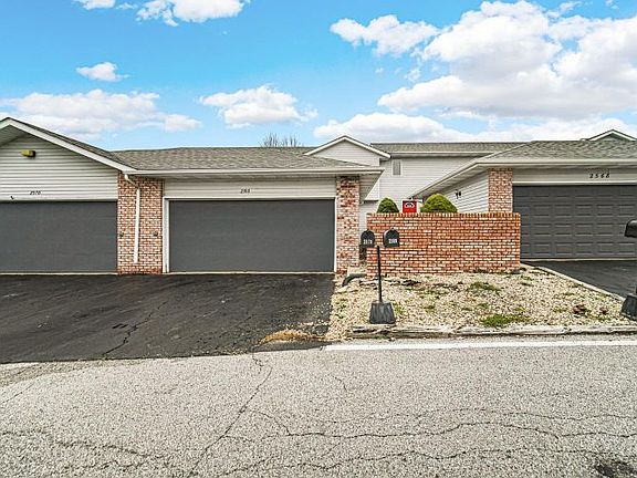 3rd image of 2569 Oakwood Dr