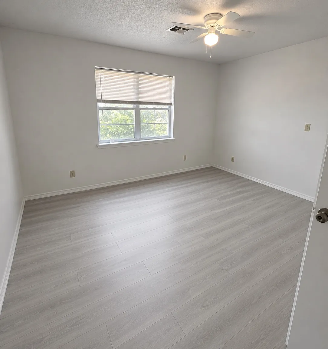 3 bed, 1172 sqft, $1,600 — Photo 4