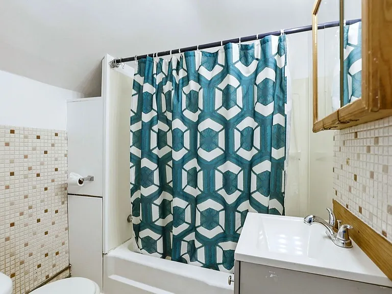 926 N Porter St — Photo 9
