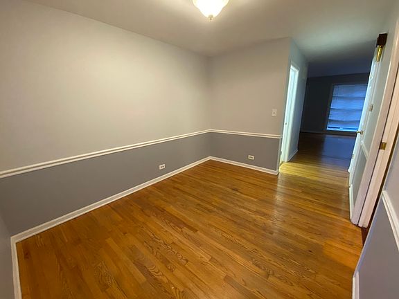 3rd image of 1121 N Harlem Ave