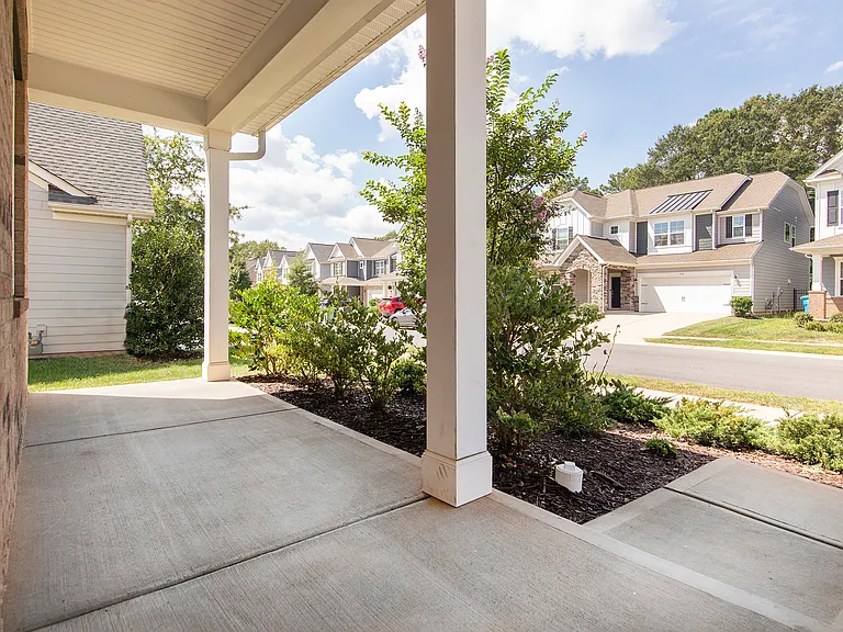 913 Ashton Oak Ct — Photo 4