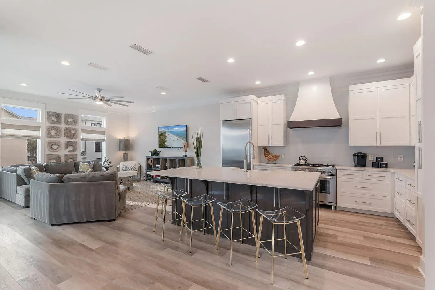 5 bed, 4.0 bath, 2992 sqft, $12,485 — Photo 1