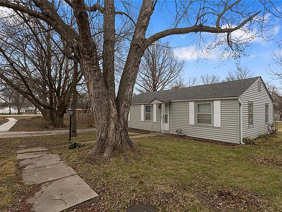 3rd image of 304 Ivy St