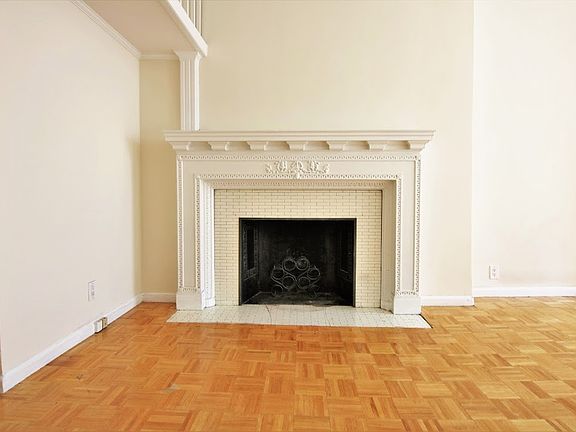 3rd image of 11 E 66th St APT 4C