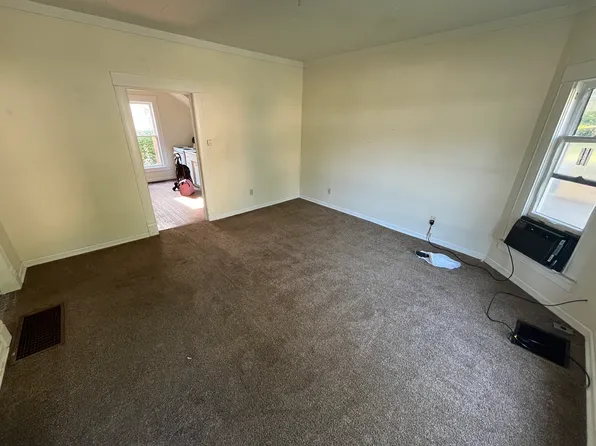 718 S Forest Ave #2, Carbondale, IL 62901