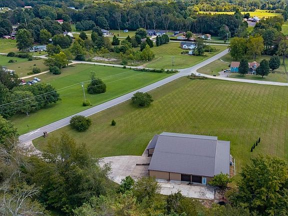 3rd image of 10879 Church Rd