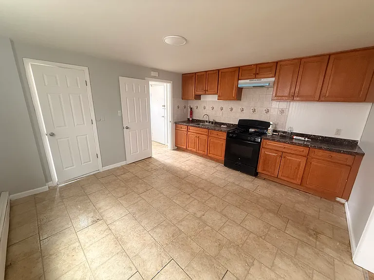 50 Cortland Pl #L1 — Photo 1