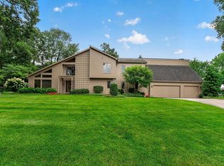 17130 Ridgefield Ct, Granger, IN 46530