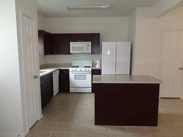 23766 Pebworth Pl — Photo 3