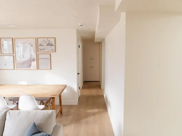 6805 S Nye Dr, Cottonwood Heights, UT 84121