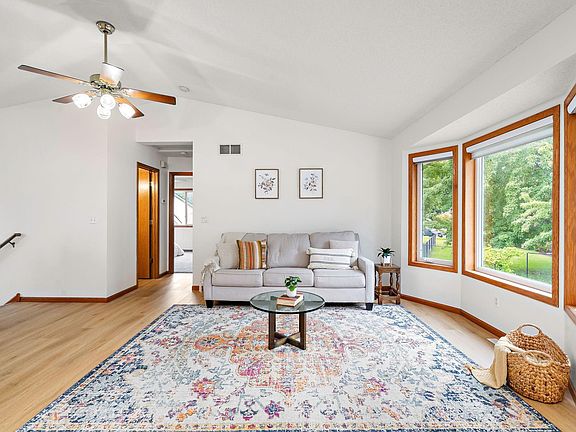 3rd image of 6284 Corwin Ct