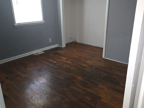 3rd image of 1706 Costello Dr
