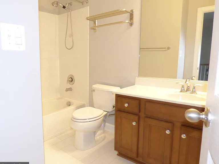 1604 Kinnaird Ter NE — Photo 26