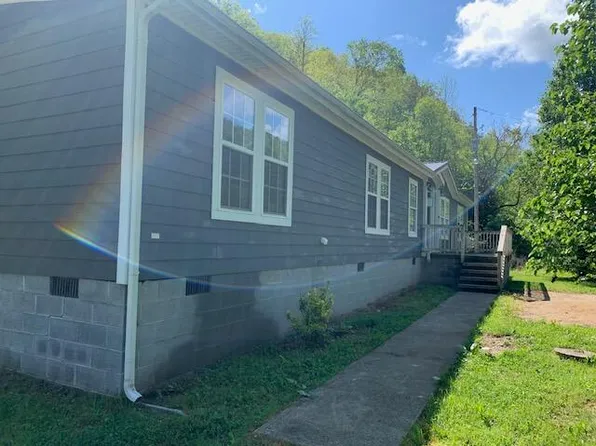 12307 State Highway 7, Pine Top, KY 41843