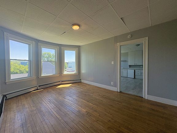 4th image of 220 Blake St #4