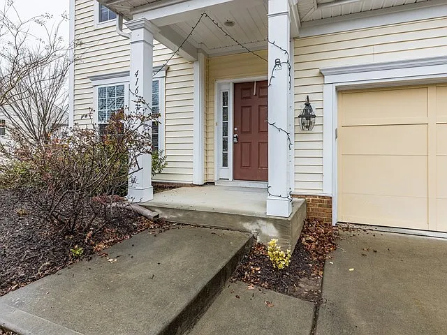 416 Charleville Ct — Photo 3