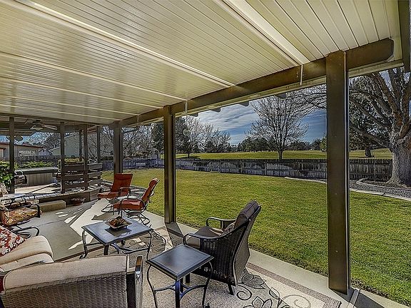 3rd image of 3671 W Woodmont Dr