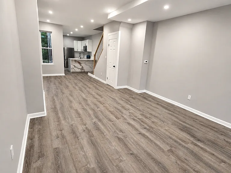 141 Peach St — Photo 3