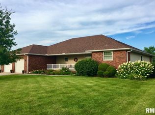 1126 Woodland Trl, Macomb, IL 61455
