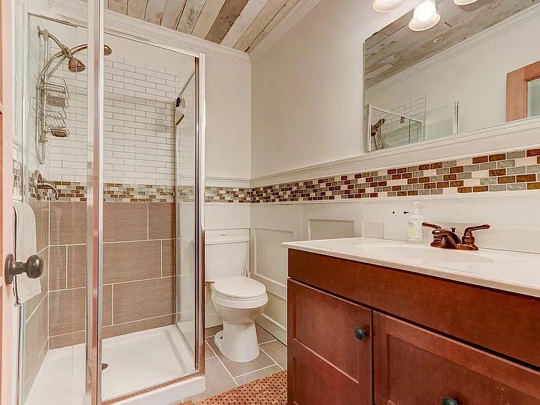 700 Oglewood Ave — Photo 8