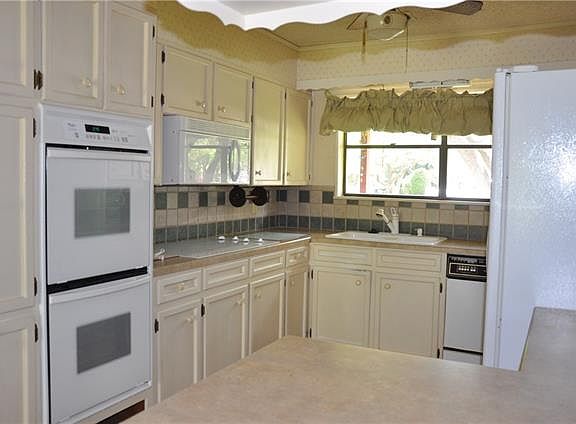 4th image of 5 Brentwood Cir