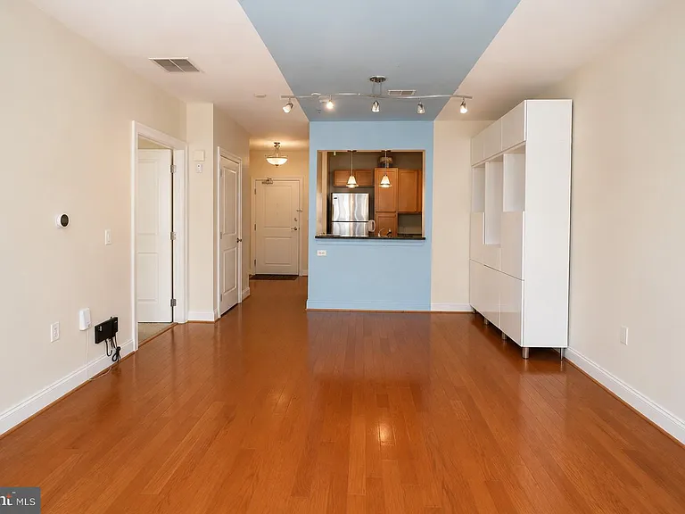 38 Maryland Ave #507 — Photo 9