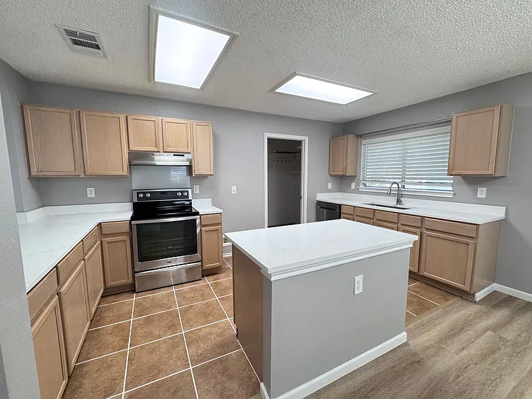 10431 Westfield Pl — Photo 7