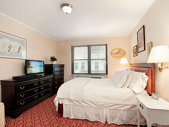 4th image of 349 E 49th St APT 5P