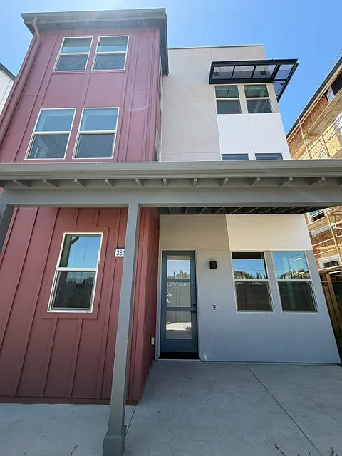 3 bed, 2.5 bath, 1993 sqft, $4,950 — Photo 1