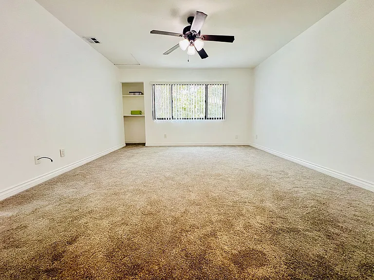 333 N Melrose Dr #F — Photo 17