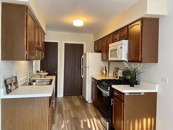 5th image of 317 Cherrywood Ct