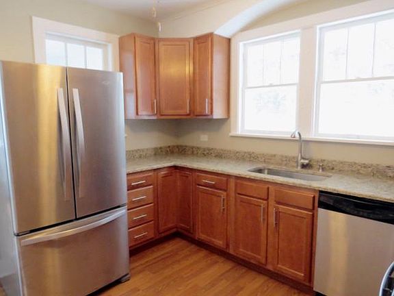 5th image of 1118 Clay St