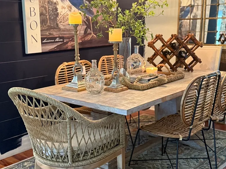 dining area off of family room
