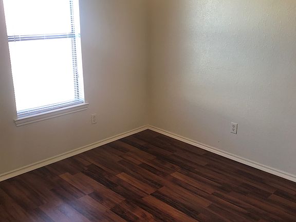 4th image of 3303 Hereford Ln APT C
