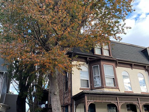 5th image of 129 Hamilton Ave